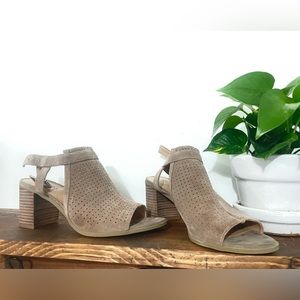 FRANCO SARTO Sandal Open toed heel size 7.5 shoe